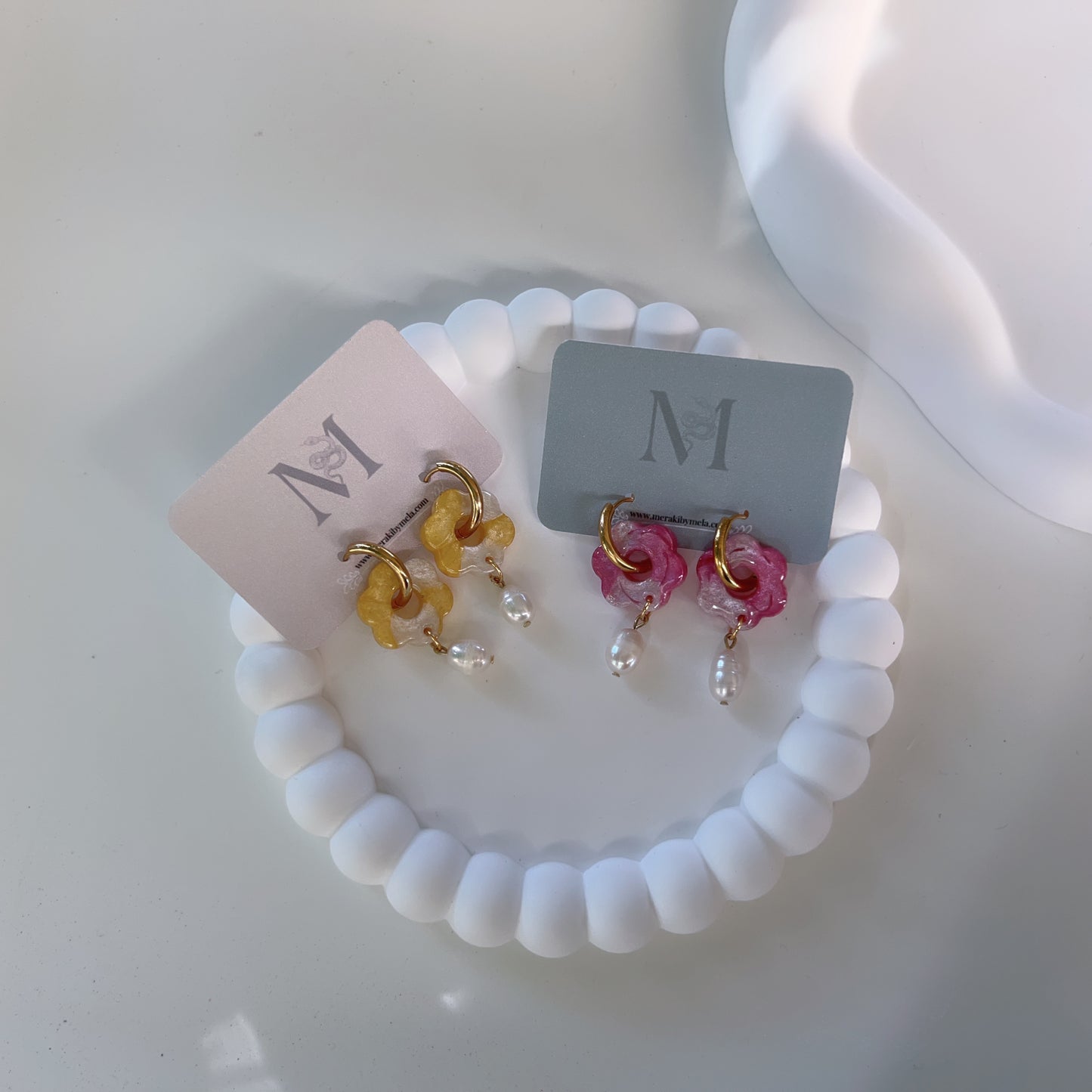 Flowers πΈπΌ earrings