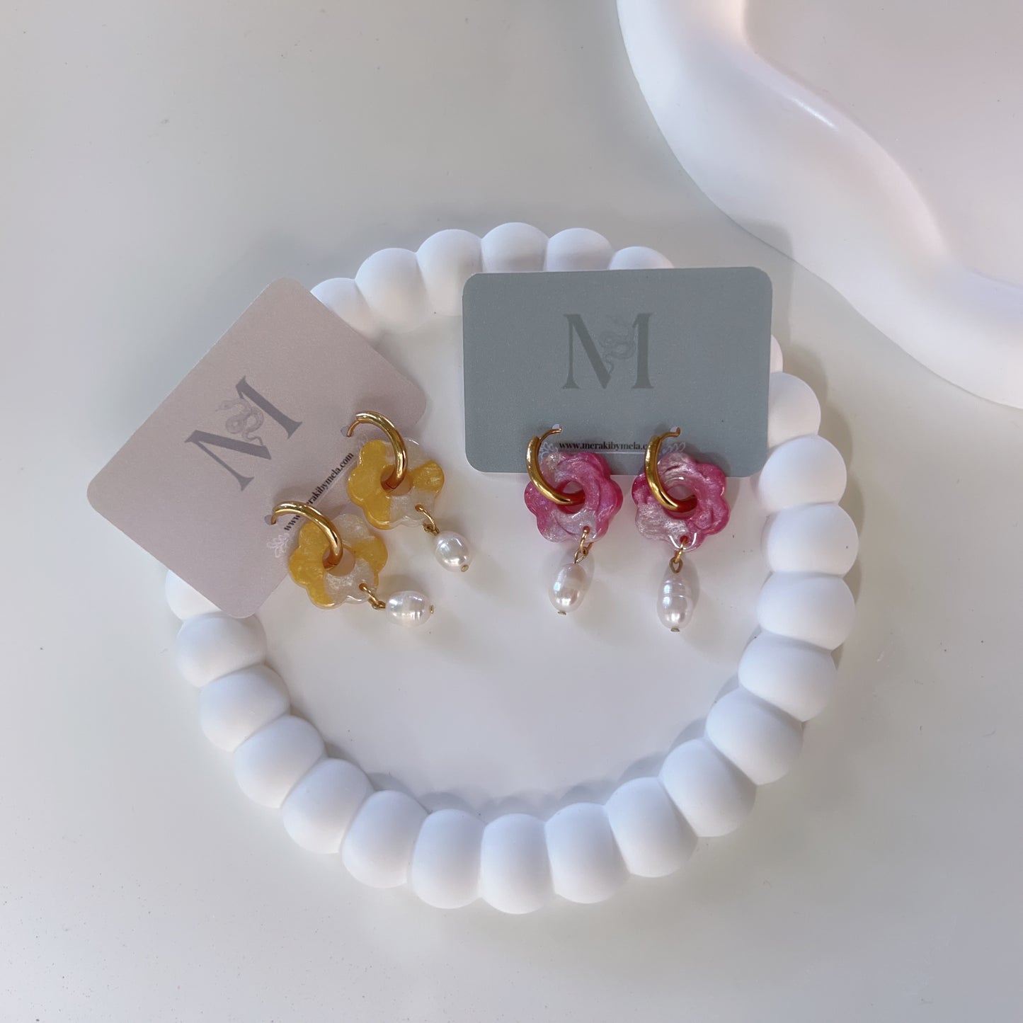 Flowers πΈπΌ earrings