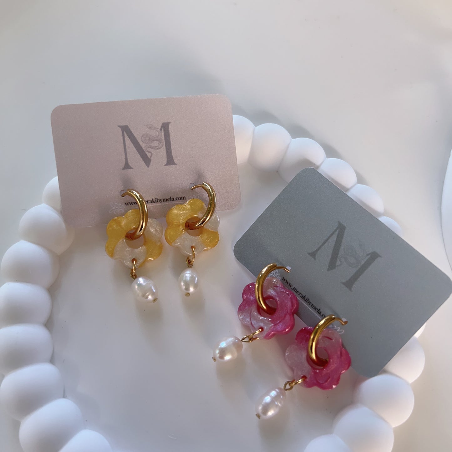 Flowers πΈπΌ earrings
